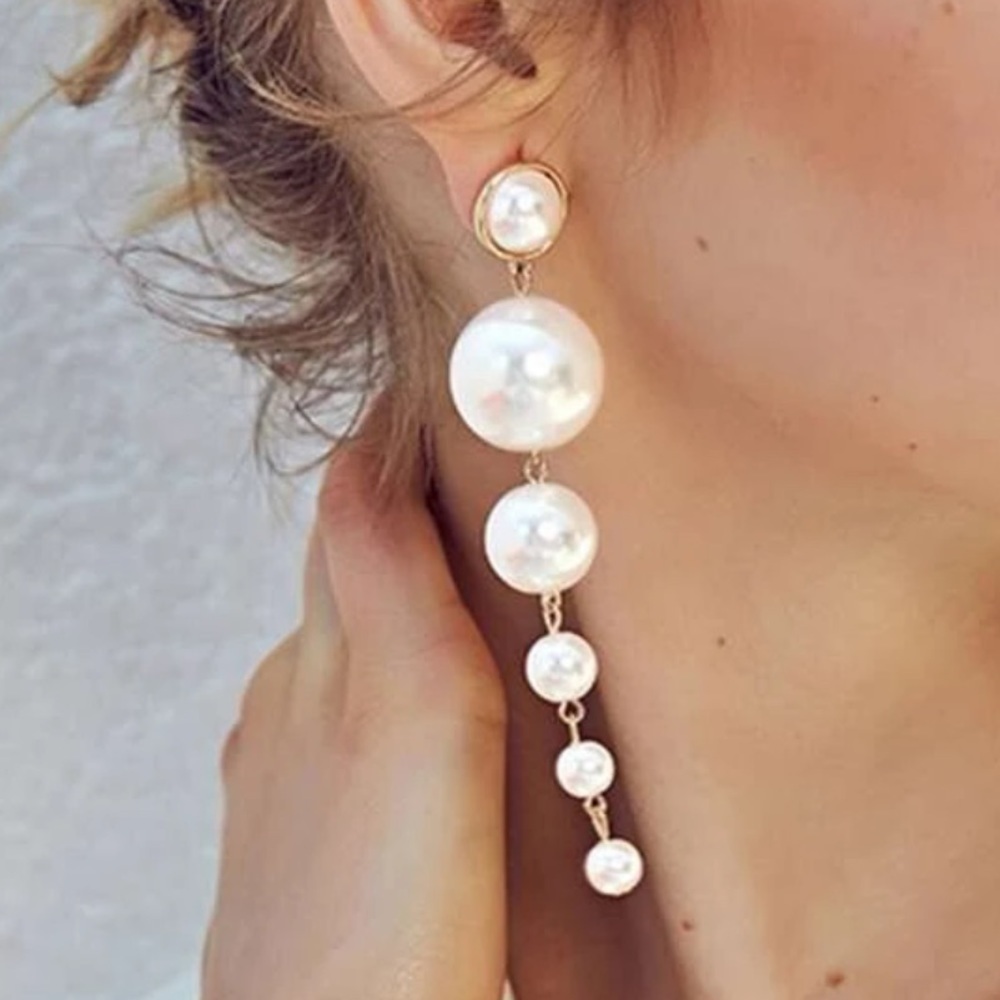 Long Dangle Bauble gold pearl dangle drop earrings 🌿